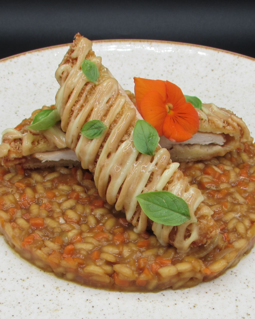 poulet pane japonais torikatsu accompagne de maze gohan